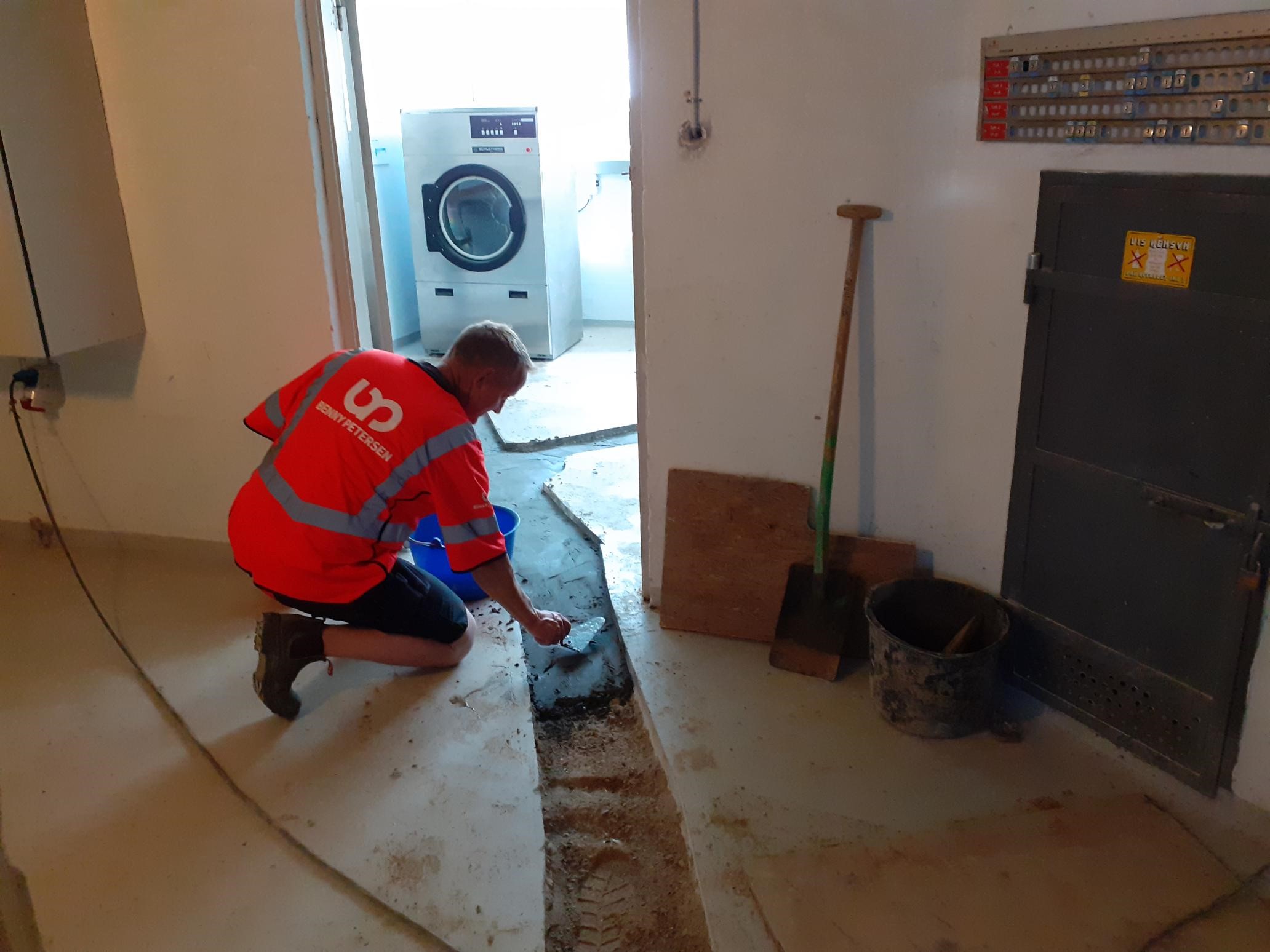 Godkendt, Per på arbejde